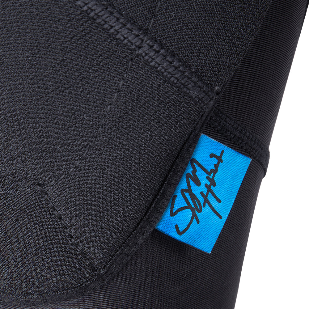 7 iDP Sam Hill Knee Pads - Black
