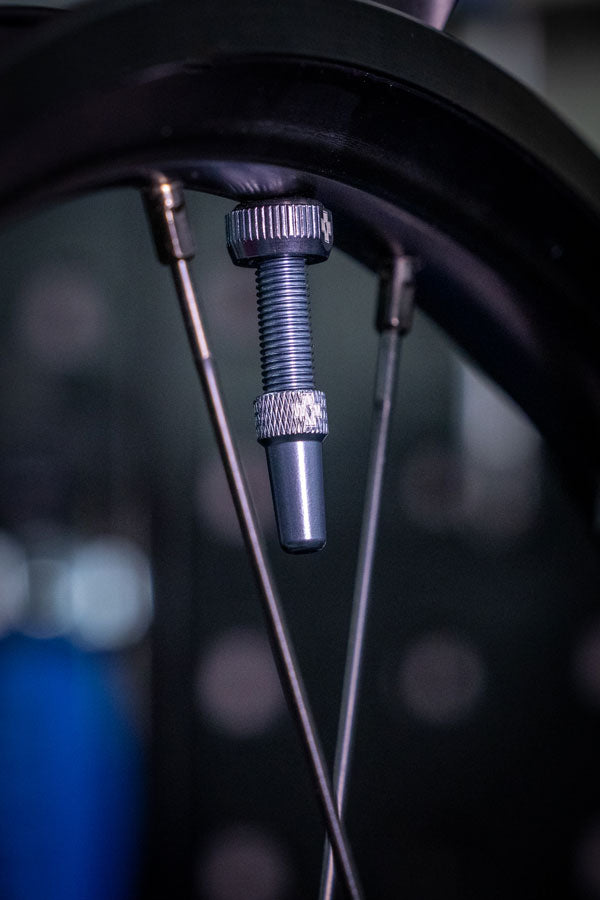 V2 Tubeless Valve Kit - TU2646-04.jpg