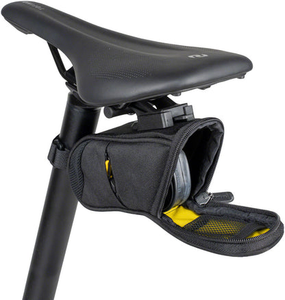 Aero Wedge Bags - BG0916-02.jpg