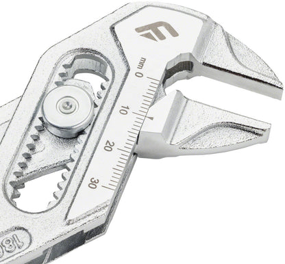 Adjustable Pliers Wrench - TL0822-02.jpg