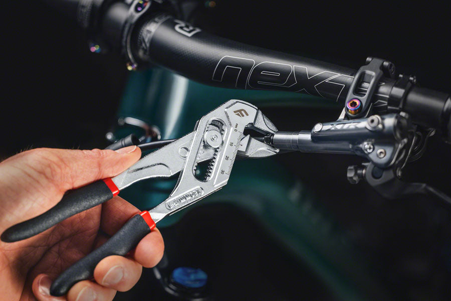 Adjustable Pliers Wrench - TL0822-03.jpg