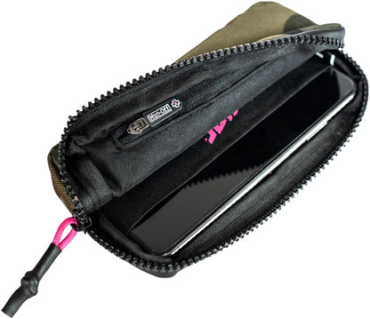 Essentials Case - OA0114-01.jpg