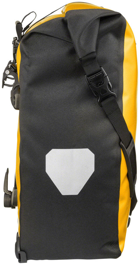 Back-Roller Classic Panniers - BG0664-01.jpg
