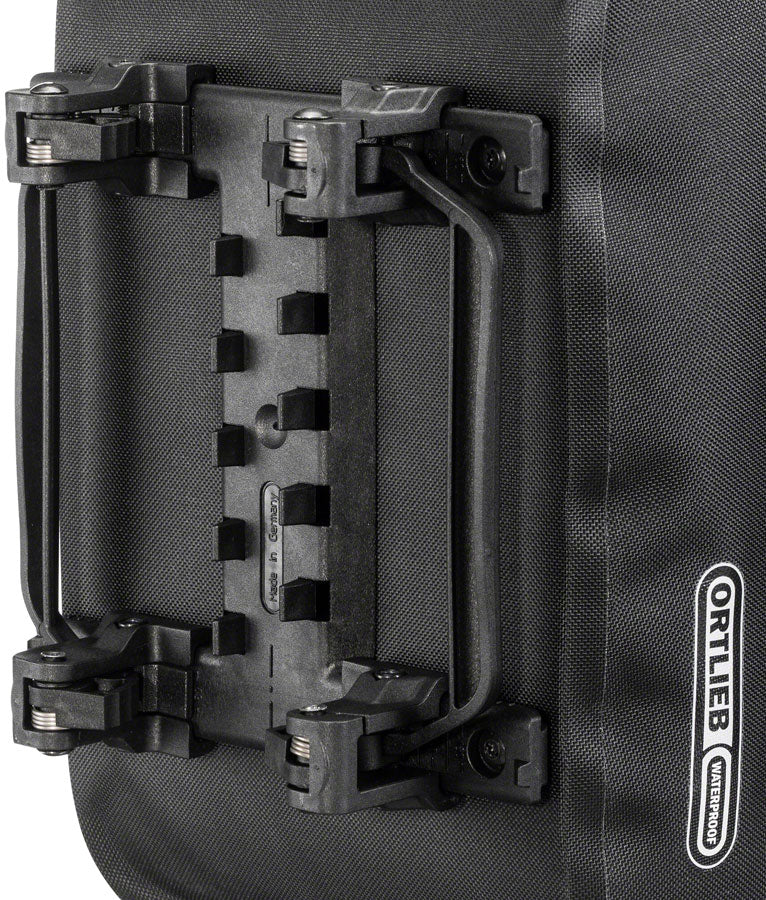 E-Trunk - BG0672-05.jpg