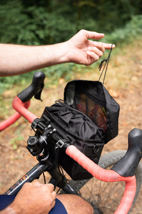 Capstone Handlebar Bag - BG0951-04.jpg