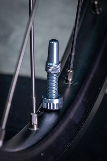 V2 Tubeless Valve Kit - TU2646-03.jpg