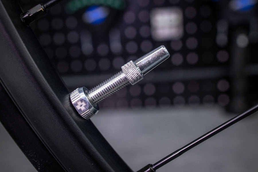 V2 Tubeless Valve Kit - TU4015-01.jpg