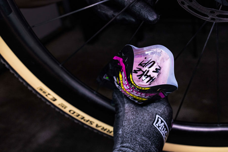 Road+Gravel Tubeless Tire Sealant - LU0182-01.jpg