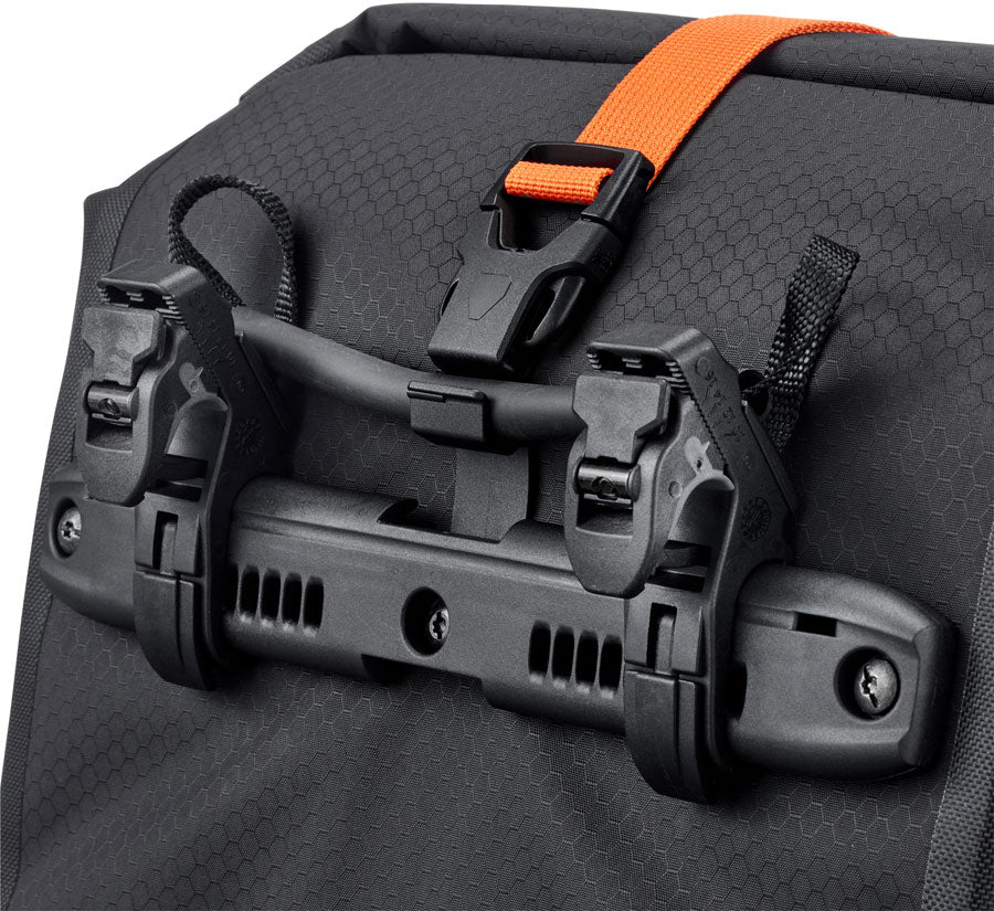 Gravel Pack Pannier - BG1131-06.jpg
