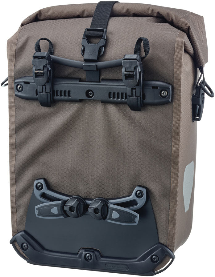 Gravel Pack Pannier - BG1132-02.jpg