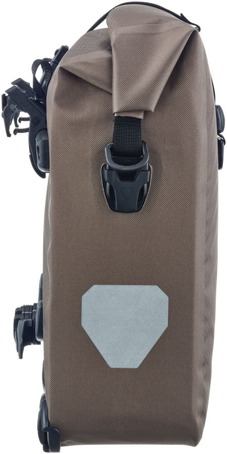 Gravel Pack Pannier - BG1132-03.jpg